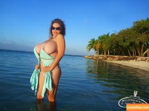 Chloe Vevrier photo #2684