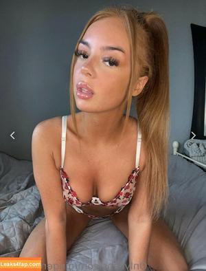 Chloe Ward photo #0030