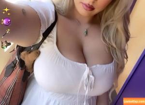 Chloe photo #0075