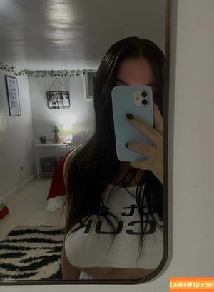 Chloe photo #0150