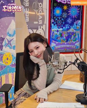 Cho Mi-yeon (Miyeon) - i-dle [(G)I-dle] photo #0003