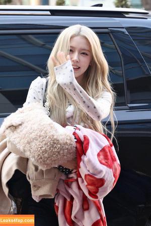 Cho Mi-yeon (Miyeon) - i-dle [(G)I-dle] photo #0047