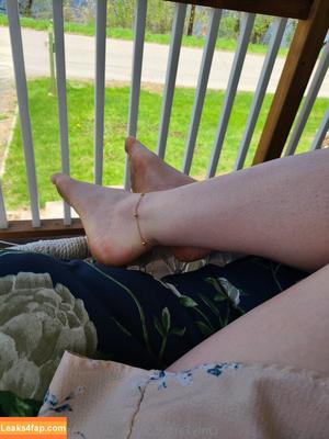 choupettes_pinky_toe photo #0003