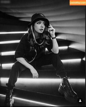 Chrissy Costansa photo #0163