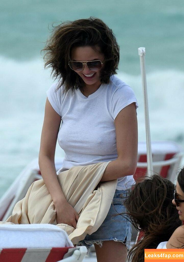 Chrissy Teigen / ChrissyTeigen слитое фото фото #0057