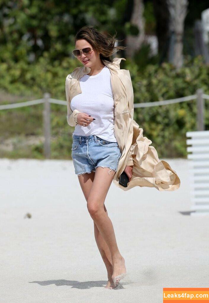 Chrissy Teigen / ChrissyTeigen слитое фото фото #0077