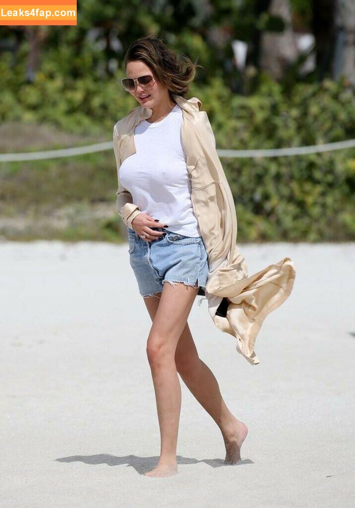 Chrissy Teigen / ChrissyTeigen слитое фото фото #0078