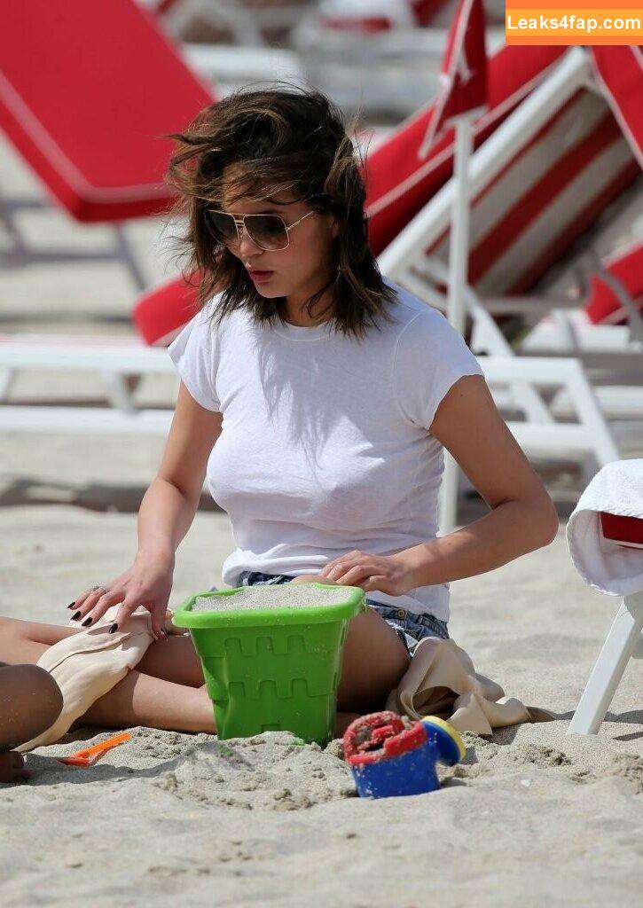 Chrissy Teigen / ChrissyTeigen слитое фото фото #0087