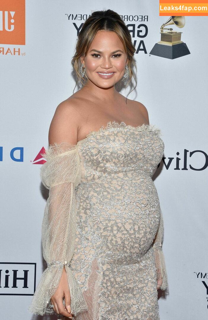 Chrissy Teigen / ChrissyTeigen слитое фото фото #0160