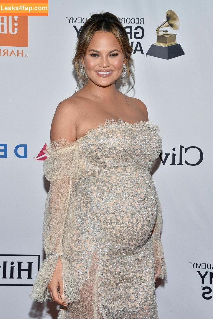 Chrissy Teigen / ChrissyTeigen слитое фото фото #0161