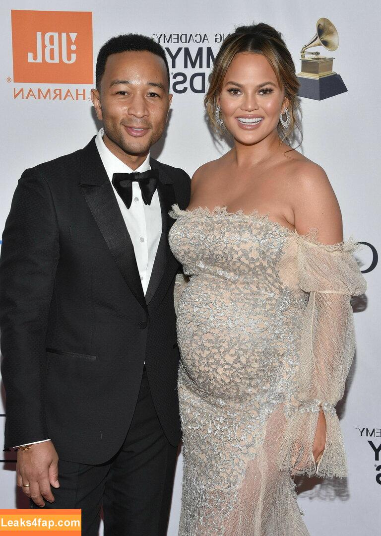 Chrissy Teigen / ChrissyTeigen слитое фото фото #0163