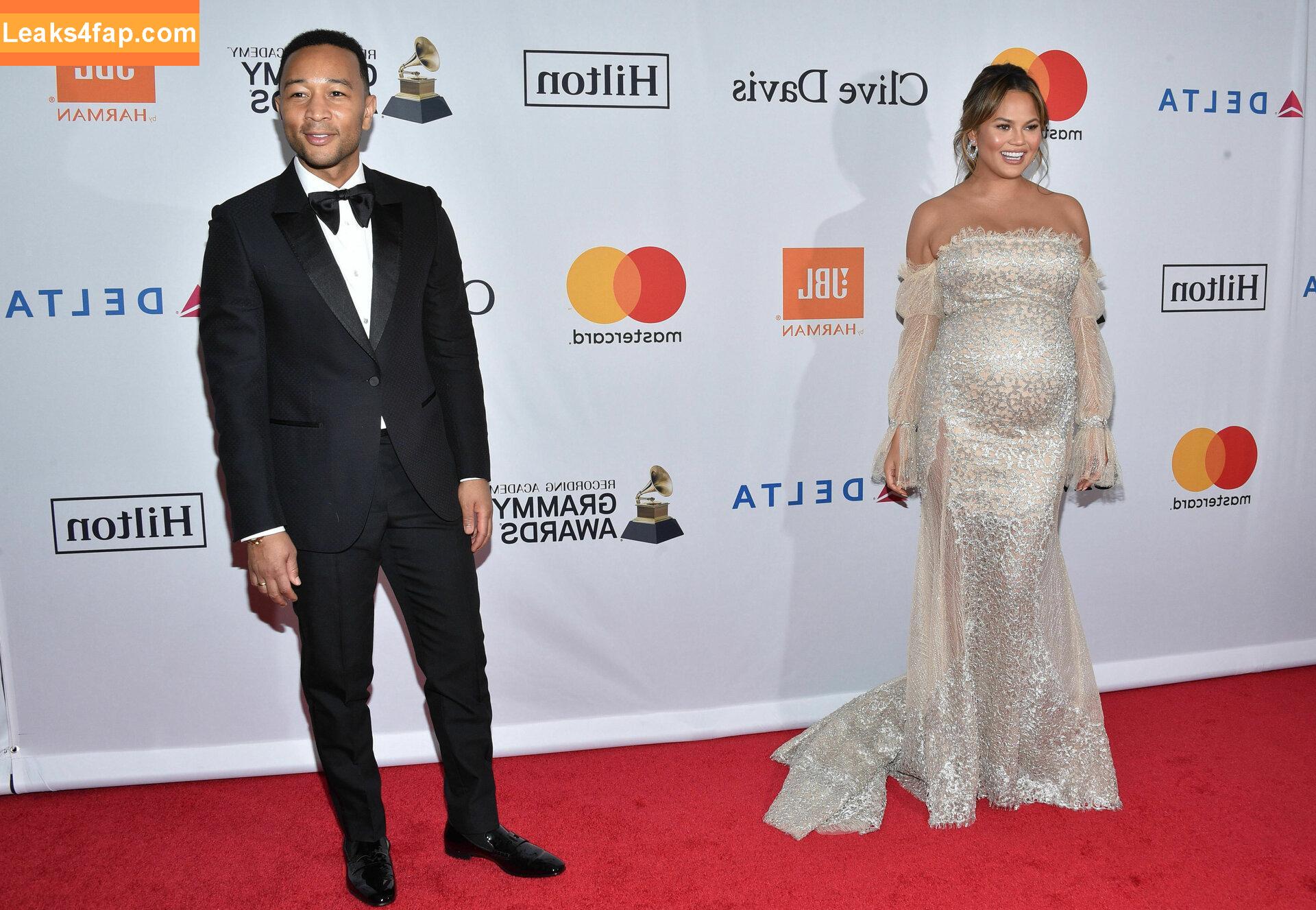 Chrissy Teigen / ChrissyTeigen слитое фото фото #0164