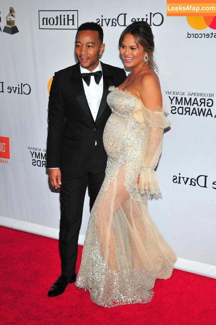 Chrissy Teigen / ChrissyTeigen слитое фото фото #0166