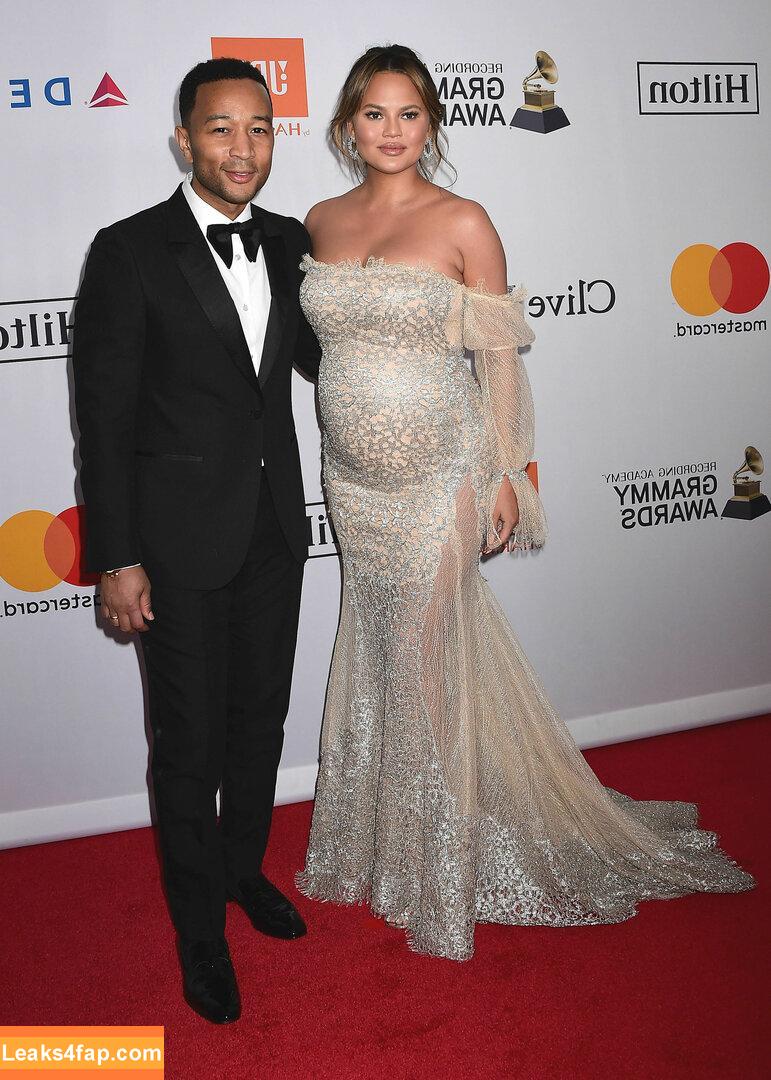 Chrissy Teigen / ChrissyTeigen слитое фото фото #0186