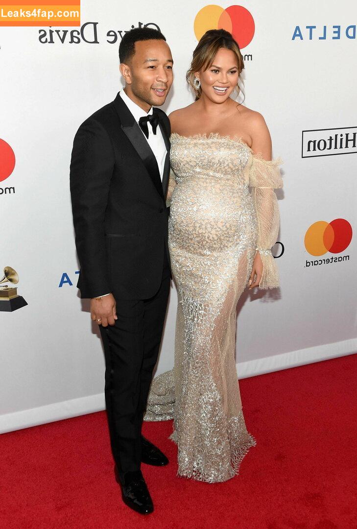 Chrissy Teigen / ChrissyTeigen слитое фото фото #0191