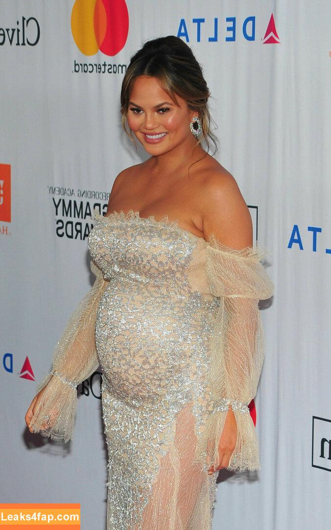 Chrissy Teigen / ChrissyTeigen слитое фото фото #0194