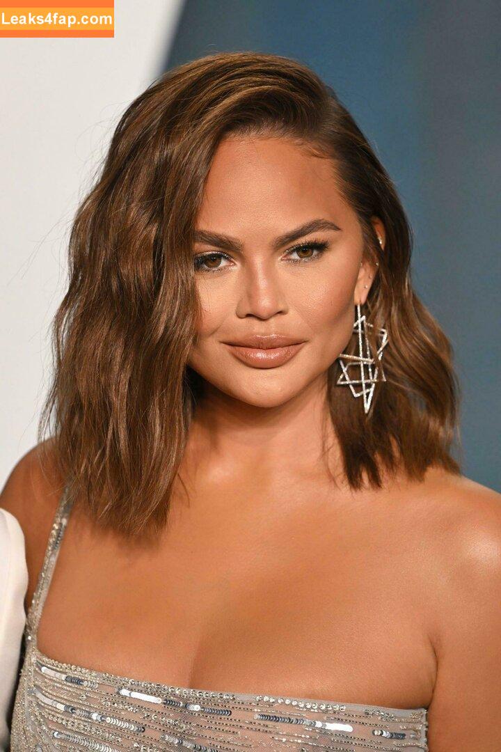 Chrissy Teigen / ChrissyTeigen слитое фото фото #0248