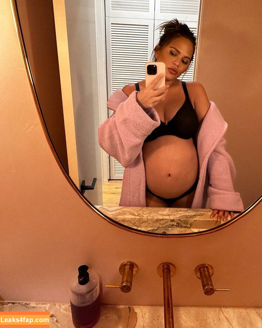 Chrissy Teigen / ChrissyTeigen leaked photo photo #0279