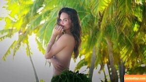 Chrissy Teigen / ChrissyTeigen leaked photo photo #0290