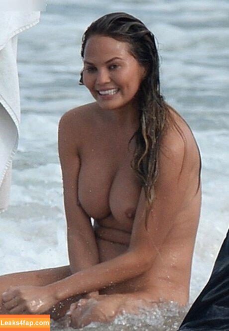 Chrissy Teigen / ChrissyTeigen leaked photo photo #0404