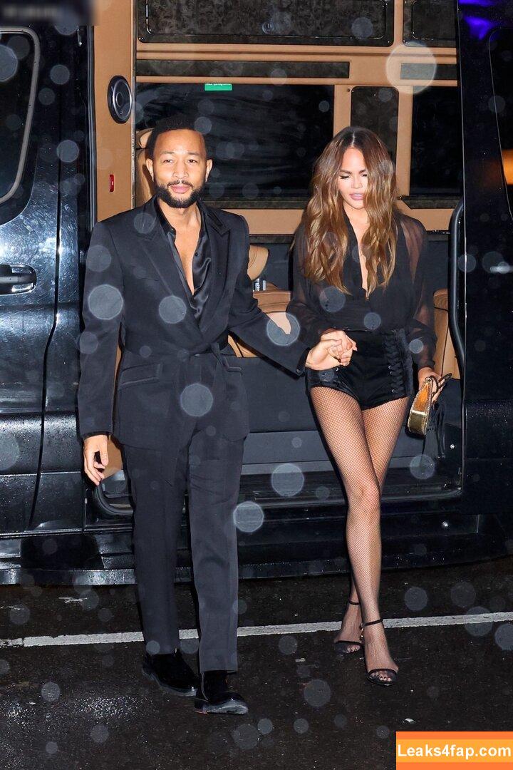 Chrissy Teigen / ChrissyTeigen leaked photo photo #0471