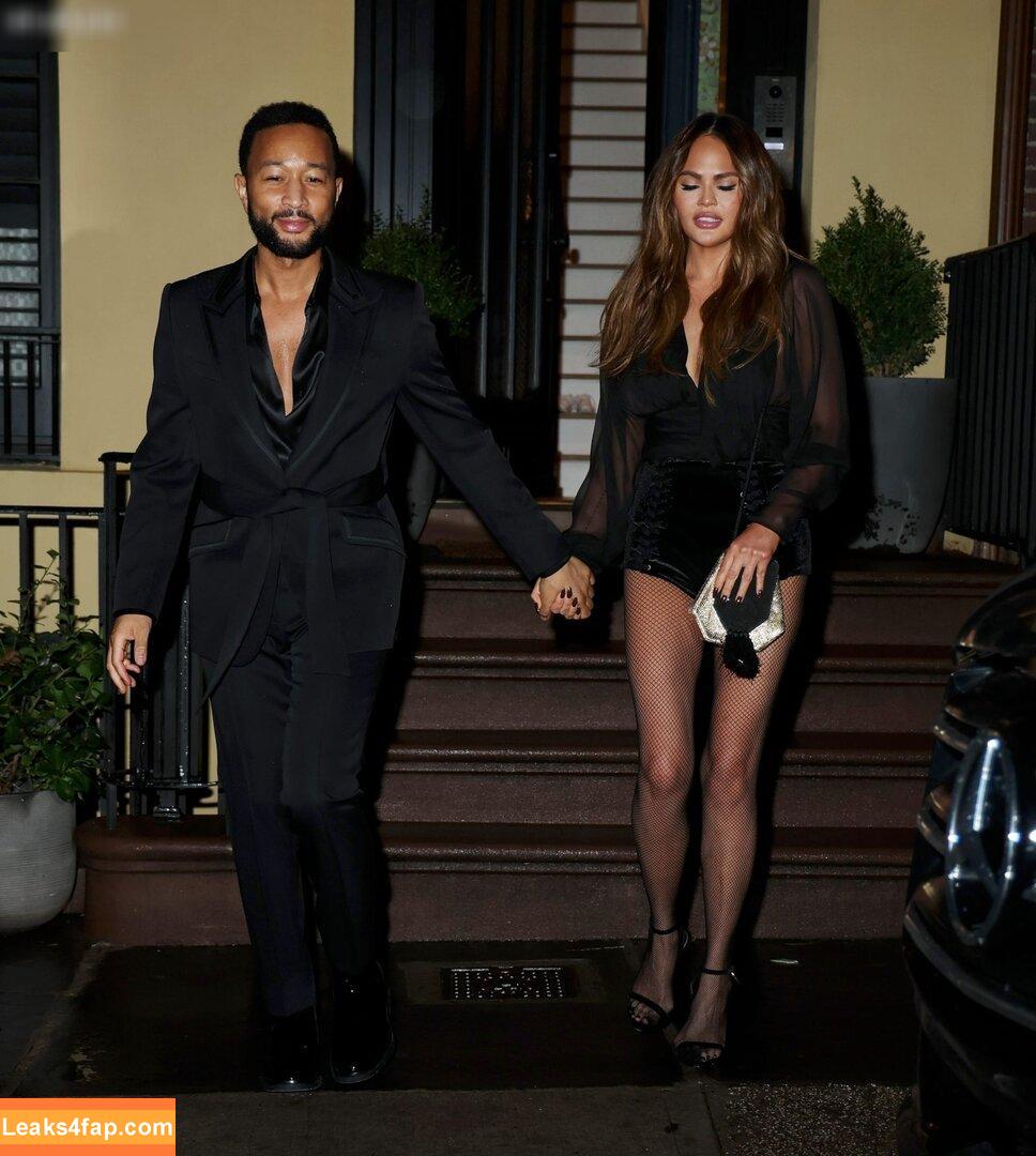 Chrissy Teigen / ChrissyTeigen leaked photo photo #0478