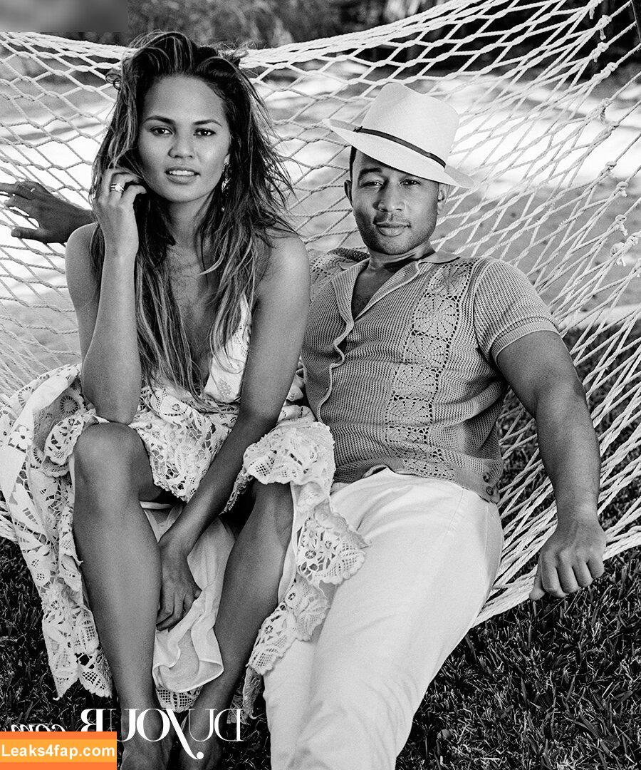 Chrissy Teigen / ChrissyTeigen leaked photo photo #0598