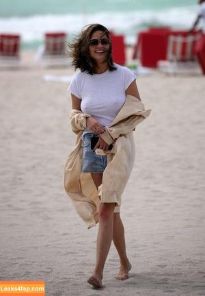 Chrissy Teigen фото #0042