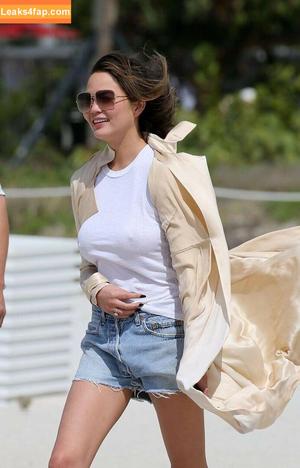 Chrissy Teigen фото #0081