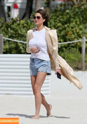 Chrissy Teigen фото #0088