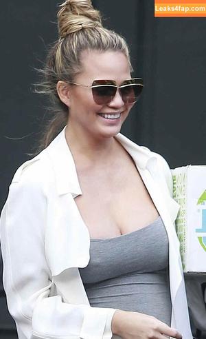 Chrissy Teigen фото #0142