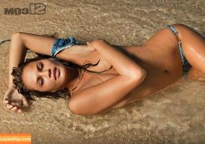 Chrissy Teigen фото #0148