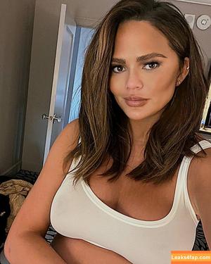 Chrissy Teigen фото #0154