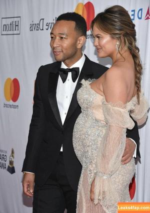 Chrissy Teigen фото #0157