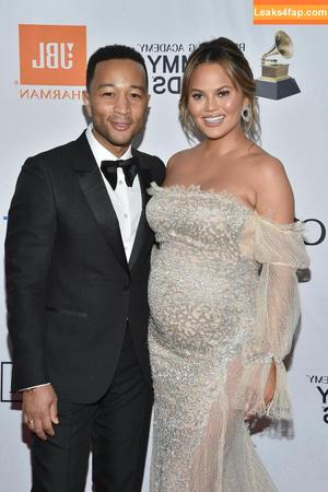 Chrissy Teigen фото #0162