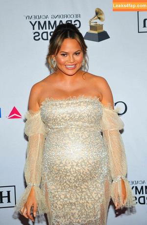 Chrissy Teigen фото #0198