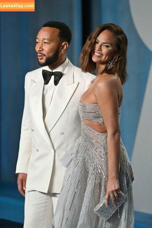 Chrissy Teigen фото #0233