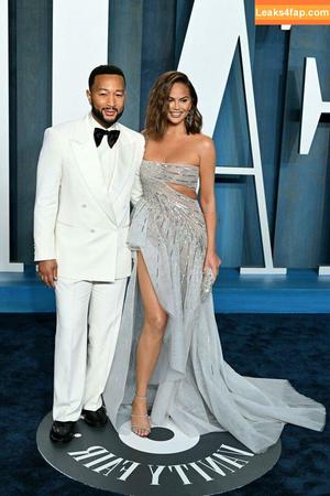 Chrissy Teigen фото #0236