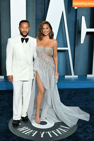 Chrissy Teigen фото #0245