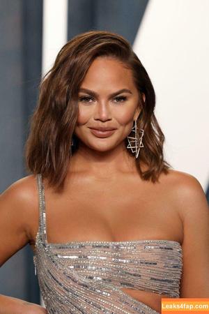Chrissy Teigen фото #0249