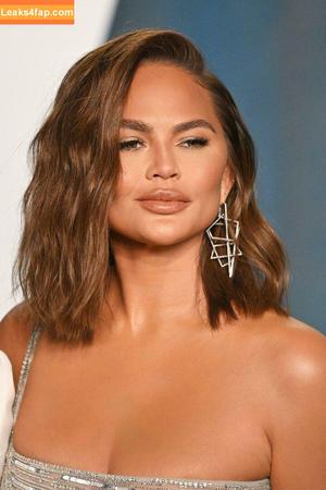 Chrissy Teigen фото #0251