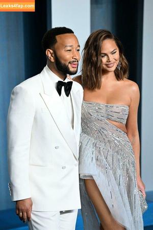 Chrissy Teigen фото #0270