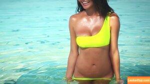 Chrissy Teigen фото #0284