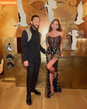 Chrissy Teigen фото #0313