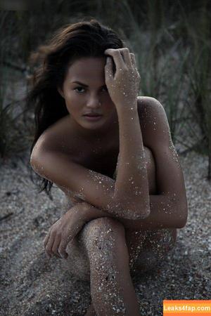 Chrissy Teigen photo #0335