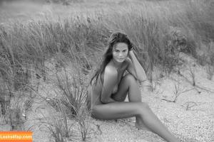 Chrissy Teigen photo #0339