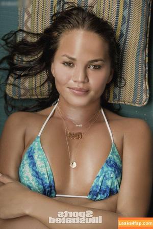 Chrissy Teigen photo #0362