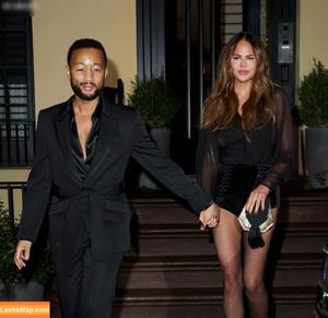 Chrissy Teigen photo #0473