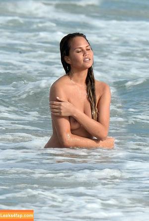 Chrissy Teigen photo #0554