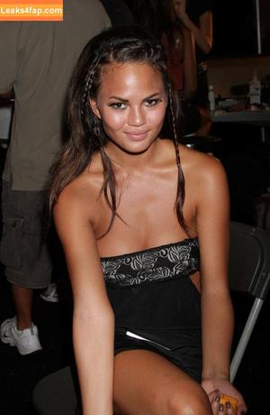 Chrissy Teigen photo #0705